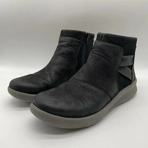Cloud Steppers by Clarks Side Zip Rubber Sole Moccasin Womens Size 7.5 Black